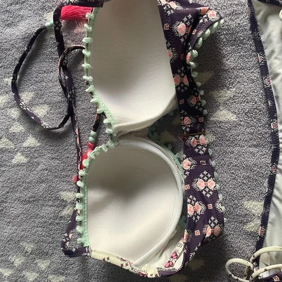 Victoria Secrets Rare Tassel Swimsuit top 36C, bottom M. - Picture 5 of 5